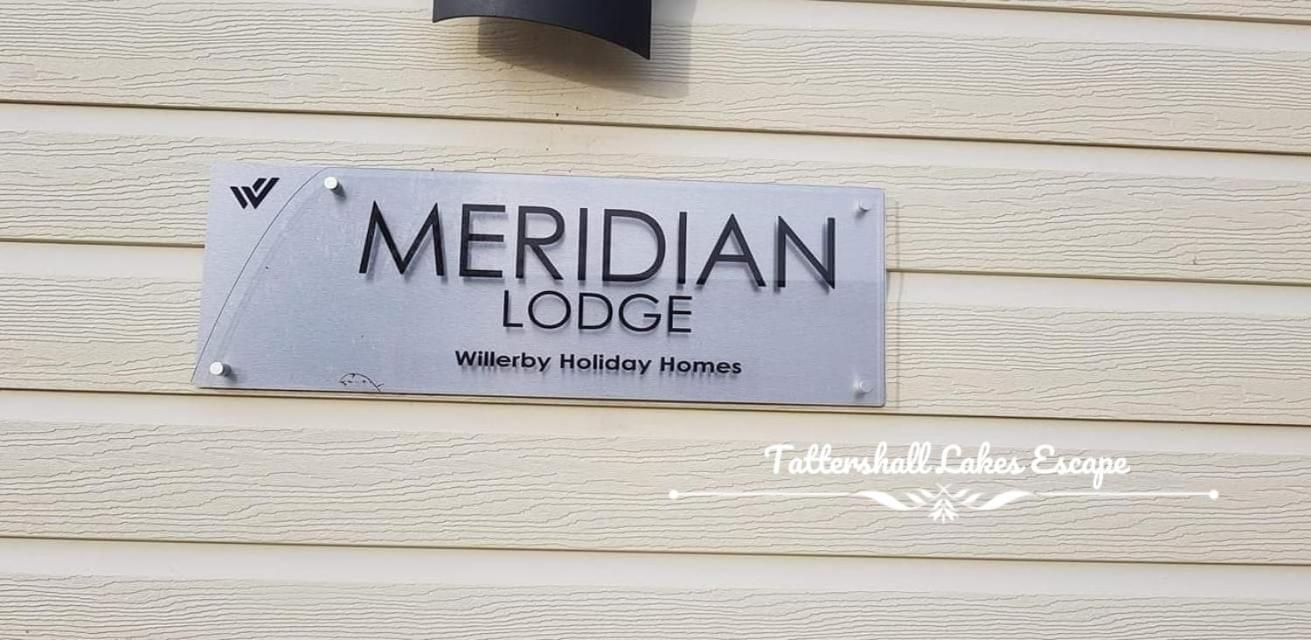 Meridian Tattershall Lakes Escape - Lakeside Lodge Caravan With A Fishing Peg Luxury Hot Tub Exterior foto