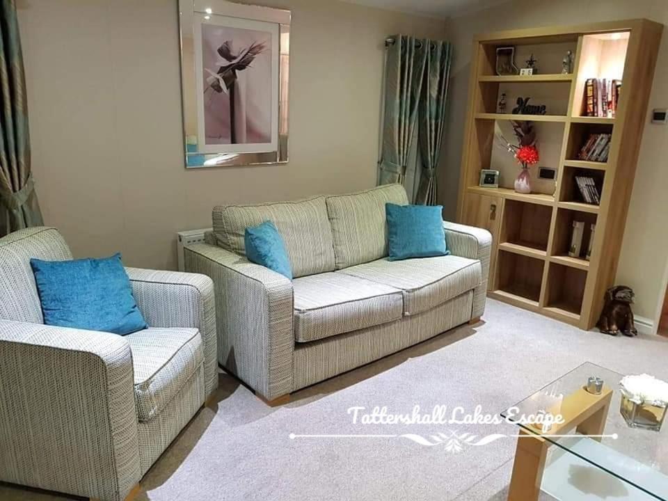 Meridian Tattershall Lakes Escape - Lakeside Lodge Caravan With A Fishing Peg Luxury Hot Tub Exterior foto